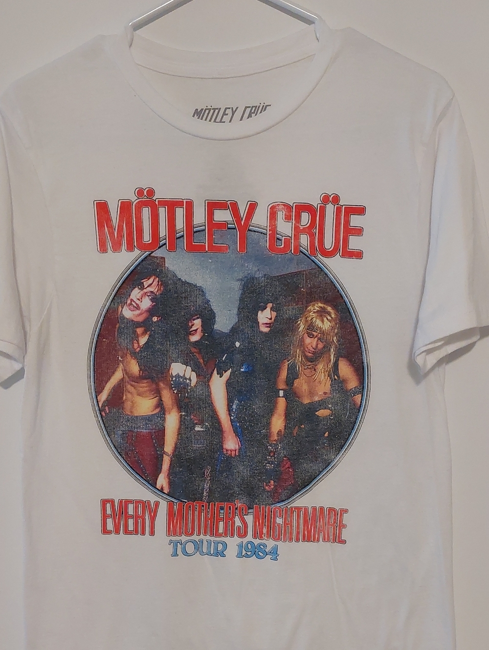 2019 Mötley Crüe White Short Sleeved Graphic Band T-Shirt Size M EUC